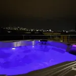 Stylish With Shared Rooftop Terrace And Jacuzzi Mk2 Apartment *