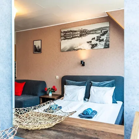 Stylish With Shared Rooftop Terrace And Jacuzzi Mk2 Budapest
