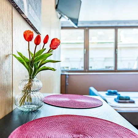 Stylish With Shared Rooftop Terrace And Jacuzzi Mk2 *